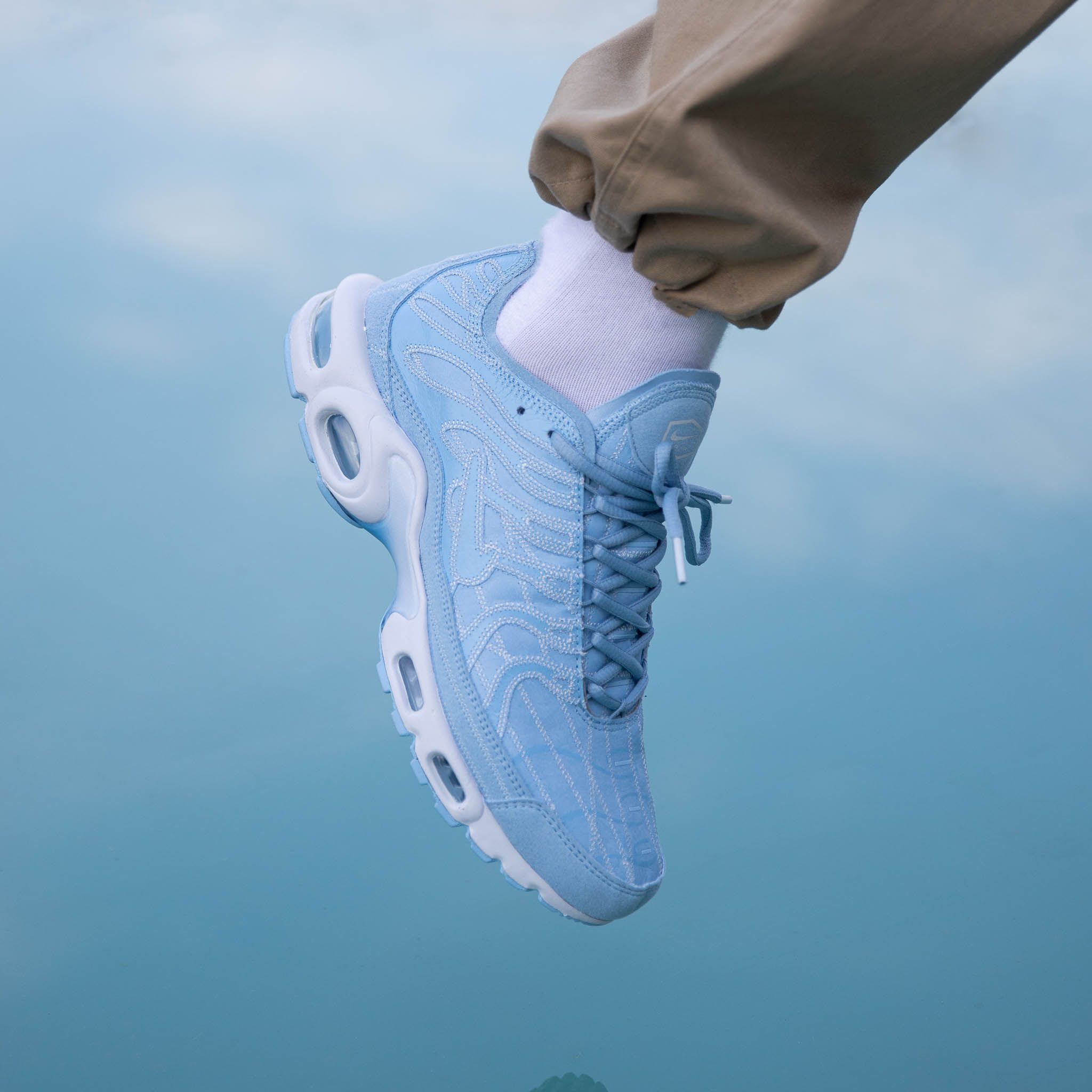 Nike air max plus deconstructed psychic blue hotsell