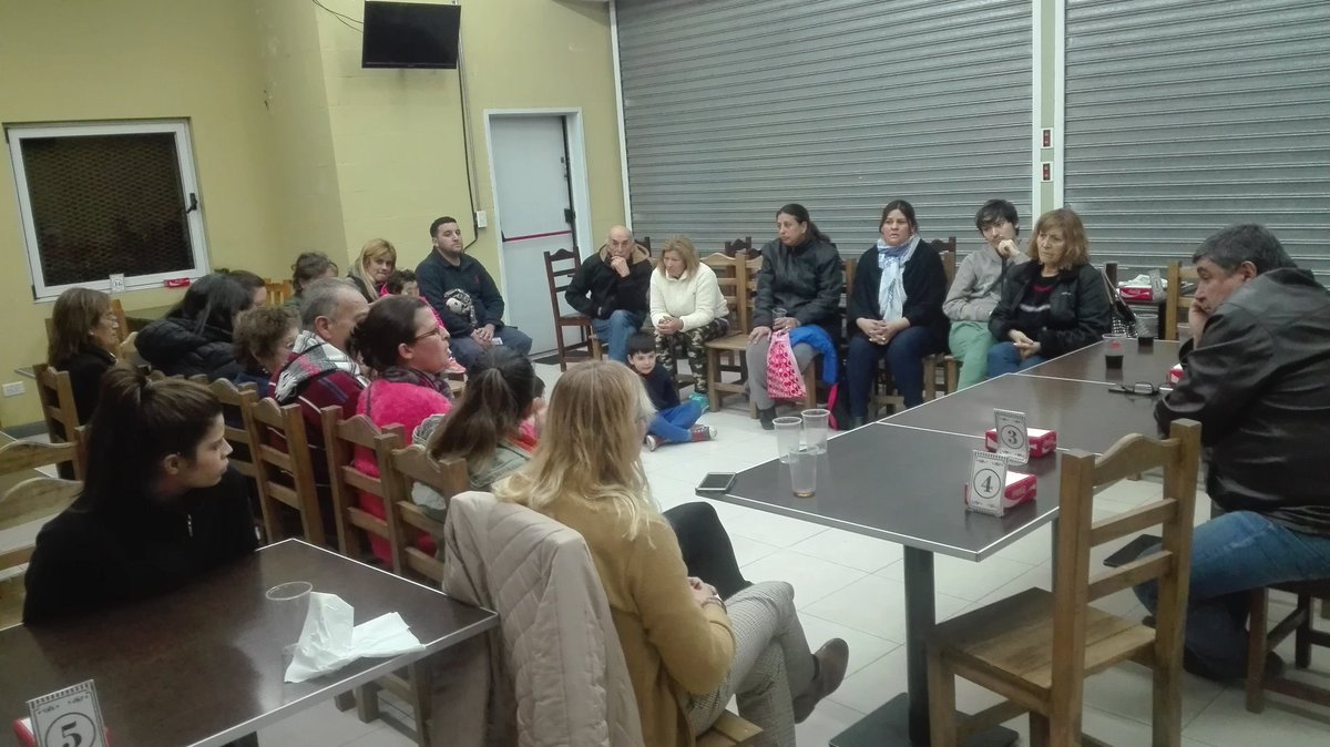 dieguidelparque's tweet photo. Reunión con vecinos !! Charlando sobre las problemáticas del sector
#gentedebrown #sipag2019 @VaneBustosOk @mariuvidal @AlexCampbellOK @BrownGente https://t.co/PHs5FLe2bG