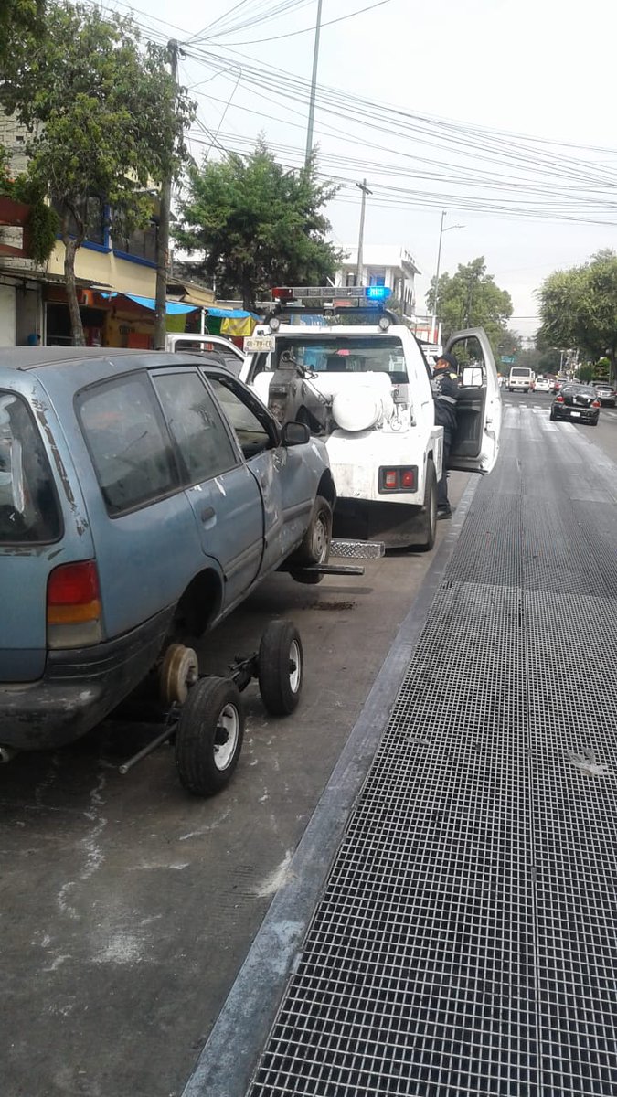 vidallerenas's tweet photo. Buenos resultados del operativo de la @SSP_CDMX de retiro de autos chatarra en #azcapotzalco https://t.co/ruFMvs5aiK