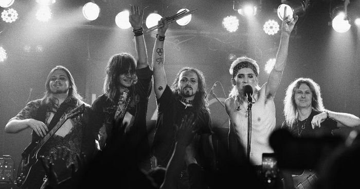 .<a href="/KAATOband/">KAATO</a> fans check out Editor <a href="/NotYerAvgChick/">Jamie Steinberg ♡</a>'s chat with the #rocknroll band about new album #SLAM and latest single #Communication at starrymag.com/kaato-slam/!