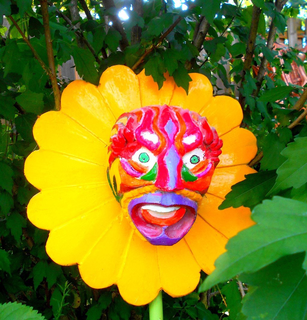 enigmasixstudio's tweet photo. "wildflower"#gardenart#outdoordecor#contemporarysculpture original art from dan murphy etsy   enigmasixstudio https://t.co/Y4wCI5yEsj