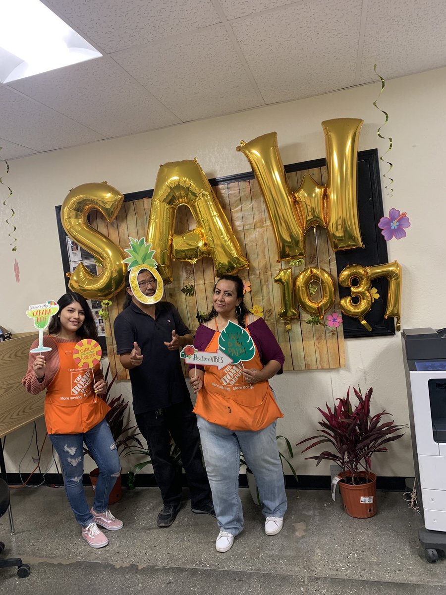 BRENDAH1037's tweet image. First day of SAW🌴🌸🌺#LEADINGthewaytosuccess #paccentralsaw