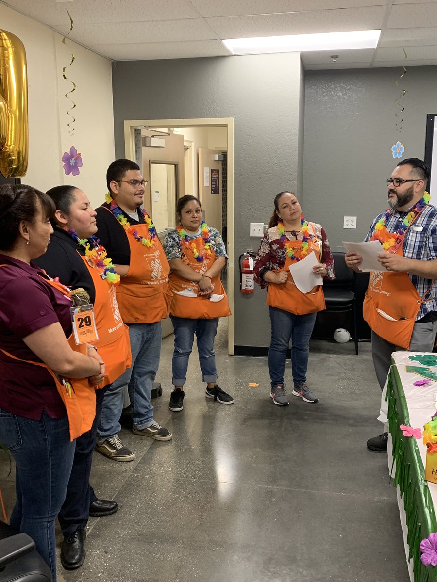 BRENDAH1037's tweet image. First day of SAW🌴🌸🌺#LEADINGthewaytosuccess #paccentralsaw