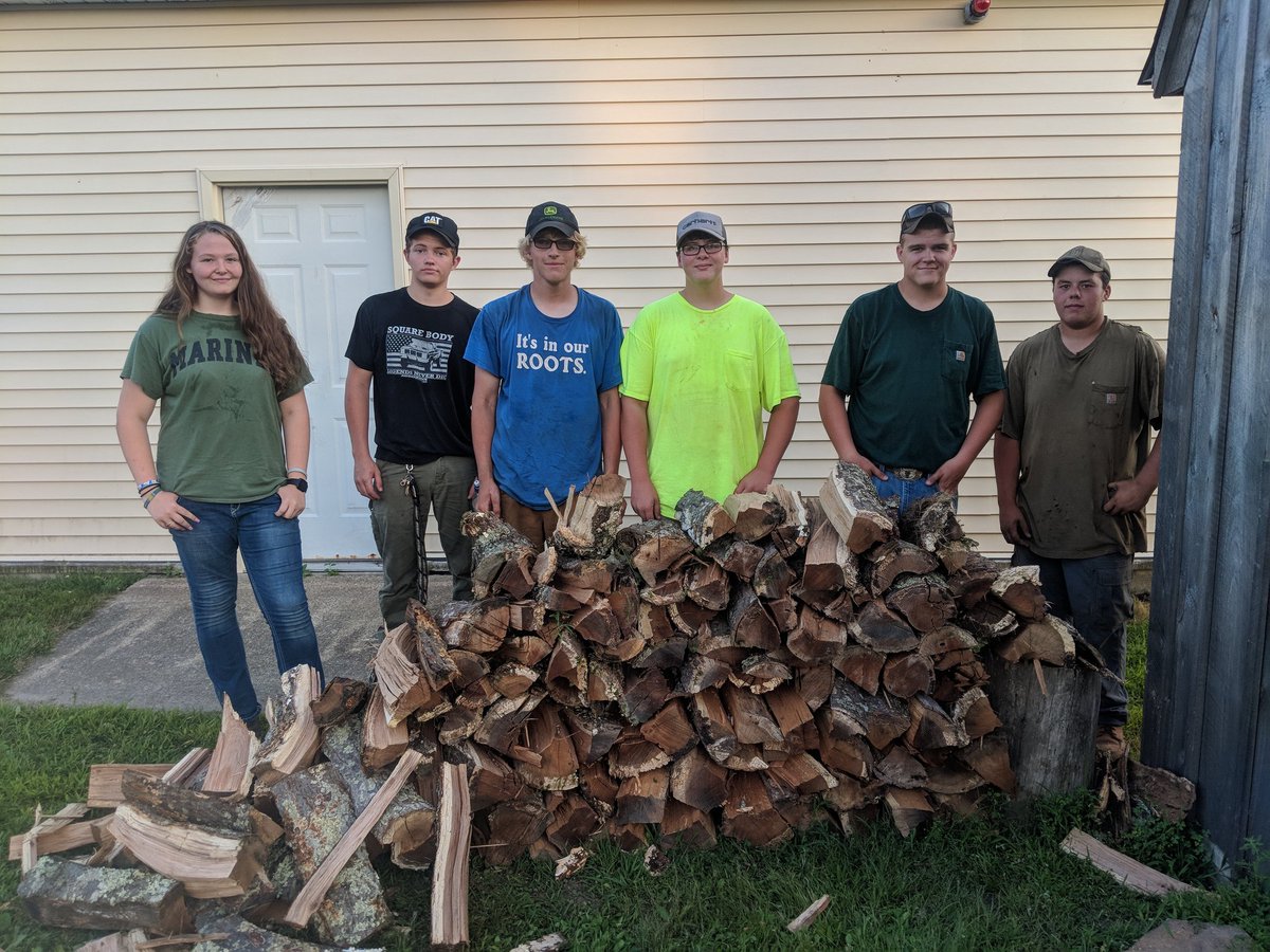 MrsHaberek's tweet photo. Last #charihoffa woodsman practice is in the books! Check them out Sat. 8/17 at @theWCFair ! @CharihoRegional @CHARIHOtech https://t.co/tRzPF35PJr