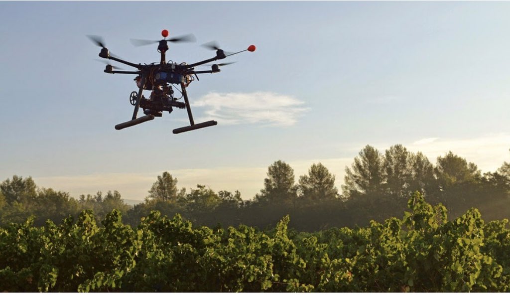 MaxdroneV's tweet photo. Sabias que ? Los drones son muy útiles para el rescate y búsqueda de personas tras un desastre natural o que se han perdido. https://t.co/eetyb4Q1ZD