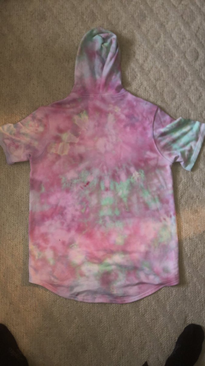 ComoCustoms's tweet image. Heard it gets cold at @lost_lands so you know I had to drop custom sweaters! DM for yours before winter comes