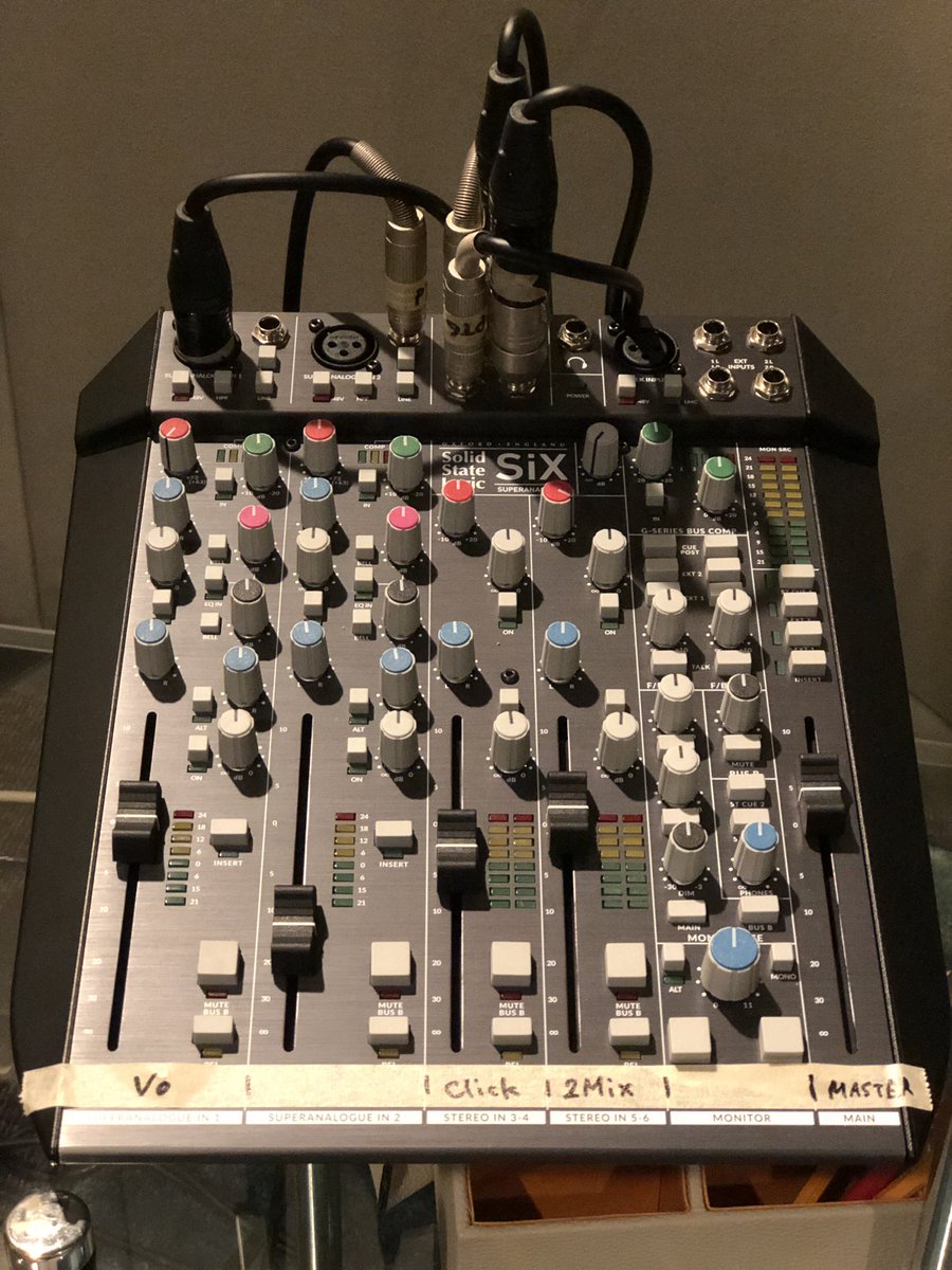 ryosukeimai's tweet photo. あ、そういえば #TinyVoice 中目黒 #nanostudio の #CueBox が #SSL になりました!yay✌🏼✨ これでみんな歌うまくなっちゃうねーwww https://t.co/zENXAkKpVn