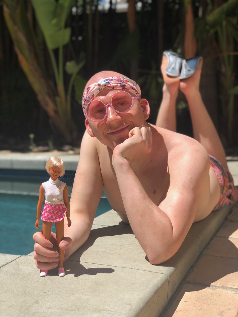 trixiemattel's tweet photo. A/S/L? https://t.co/vGKnT8q1ui