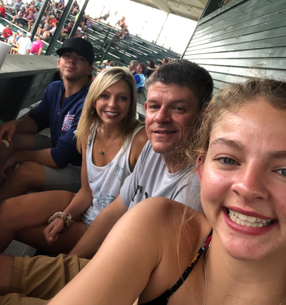 Mary_Hartwell's tweet image. A rare whole-family outing! #summerdontgo