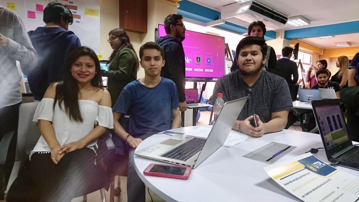 utpl's tweet image. Estudiantes de la carrera de Sistemas Informáticos  y #ComputaciónUTPL expusieron resultados de:

🎓 prácticas preprofesionales
📣 proyectos de servicio comunitario
📱 apps móviles y tecnología web
🎮 videojuegos

durante la segunda edición del #ExpoTech Computer Science 2019 ⬇️