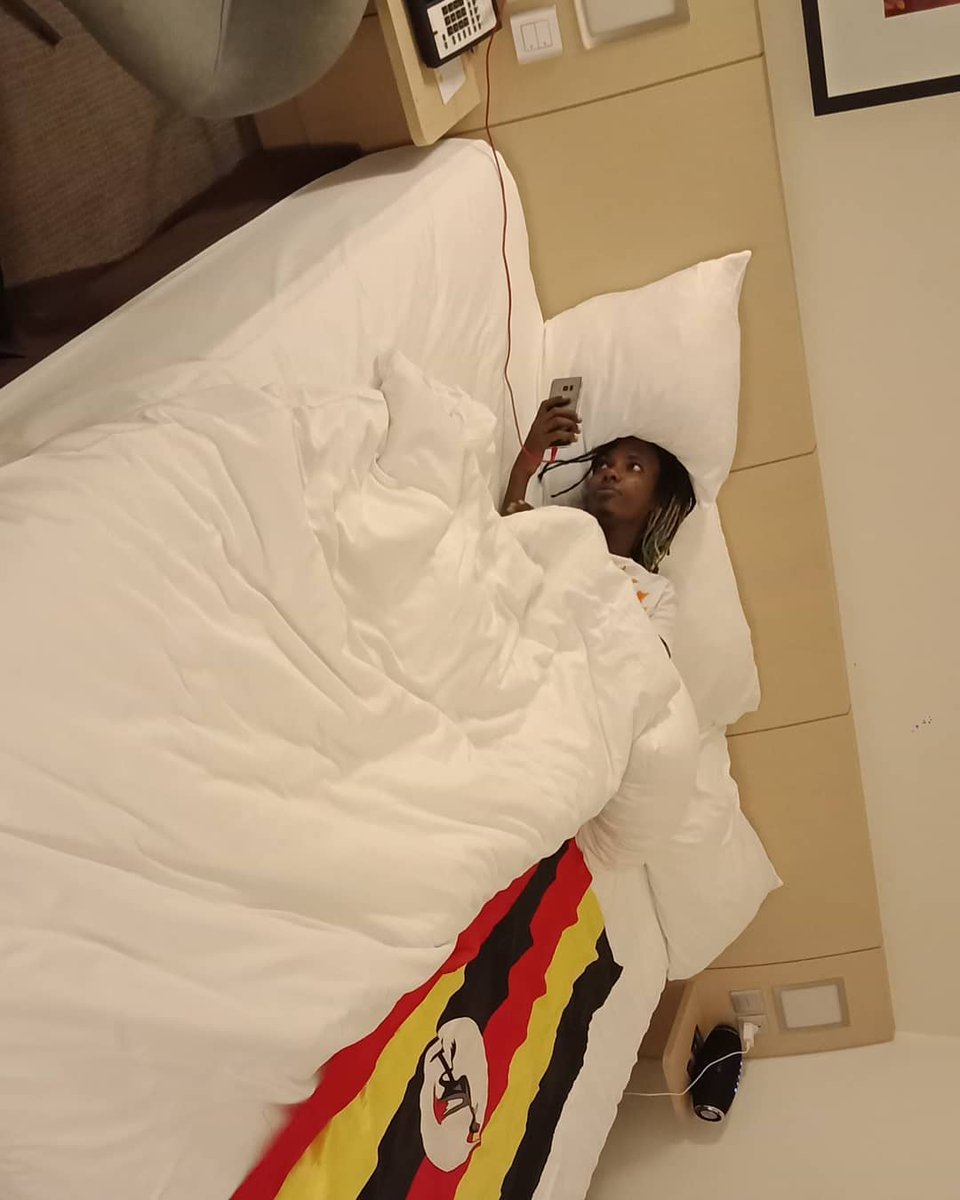 BitahiroJamil's tweet photo. Good nite from this side 🤛🤛 With my bestie ( UG 🇺🇬🇺🇬 ) #Bagaala ( feffe ) 🔥🔥🔥 Link in bio 👉👉👉👉👉👉 https://t.co/bxhN0eAEkD https://t.co/rmmiyZuBKy