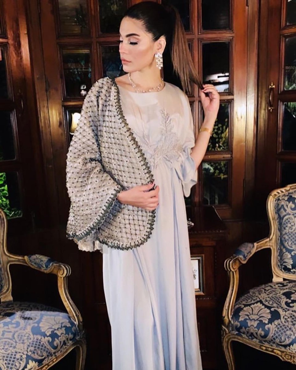 Celebcentralpk's tweet photo. The mommy-to-be glow is just gorgeous! #AmnaBaber glowing in a #SanaSafinaz ensemble.

#Lollywood #Model #Entertainment #PakistaniCelebrities #mommy #babybump #momlife #motherhood #mothertobe #mothertobefashion #celebs #tv #film #movie #pr #CelebrityCentral https://t.co/HXRTI99xZo