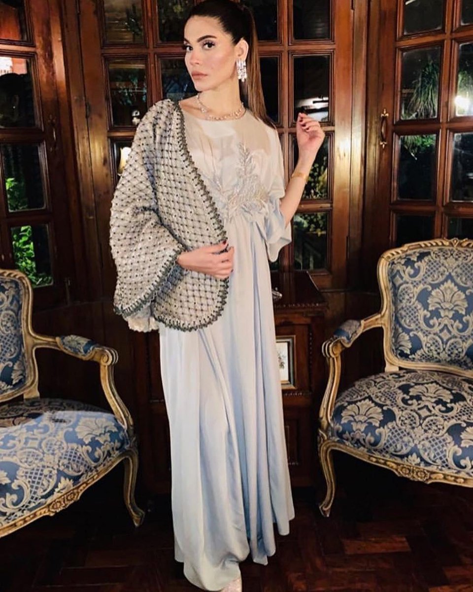 Celebcentralpk's tweet photo. The mommy-to-be glow is just gorgeous! #AmnaBaber glowing in a #SanaSafinaz ensemble.

#Lollywood #Model #Entertainment #PakistaniCelebrities #mommy #babybump #momlife #motherhood #mothertobe #mothertobefashion #celebs #tv #film #movie #pr #CelebrityCentral https://t.co/HXRTI99xZo