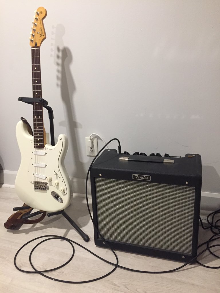 KyronWong's tweet photo. My pride and joy. The Blues Junior is from long and McQuade and the Strat gets regular tune ups there too. #familyshot #longandmcquade #myfavouritefender https://t.co/bVQJJFCCm4