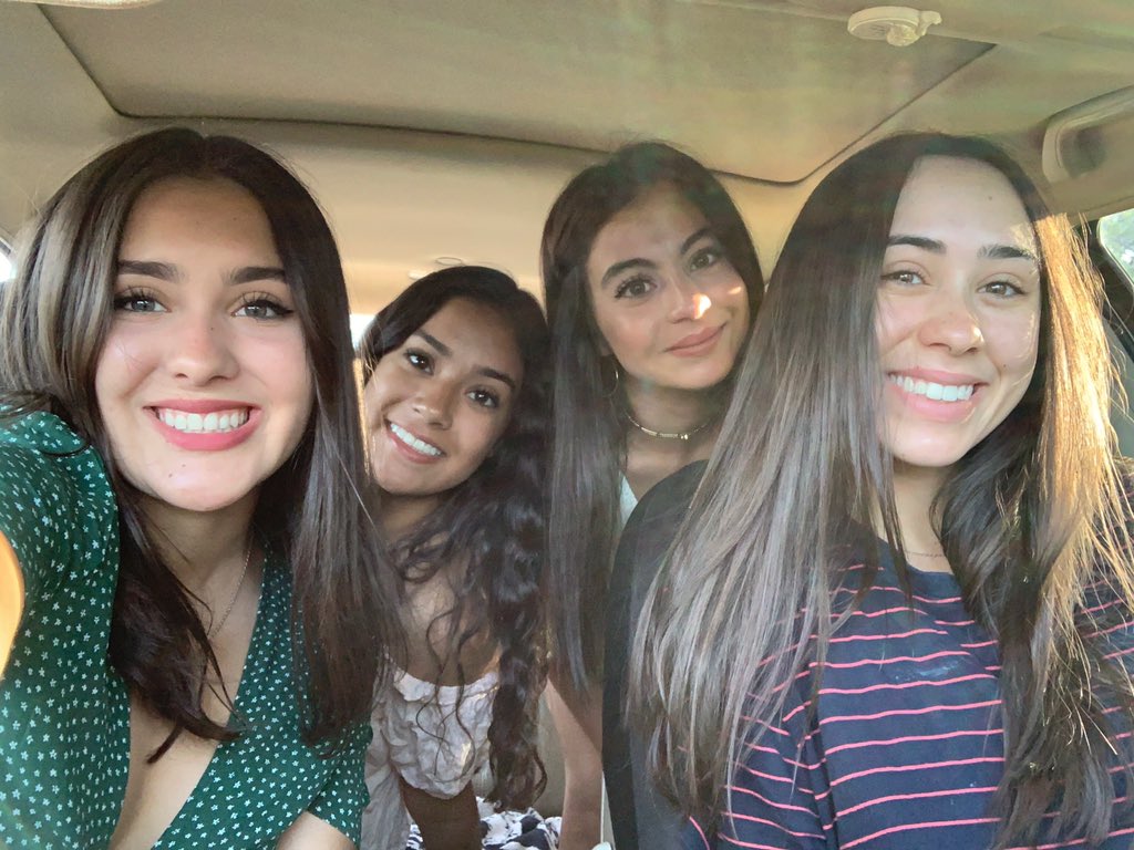 First day of freshman, sophomore, junior, and now senior year💗 #4yrswithmybffs