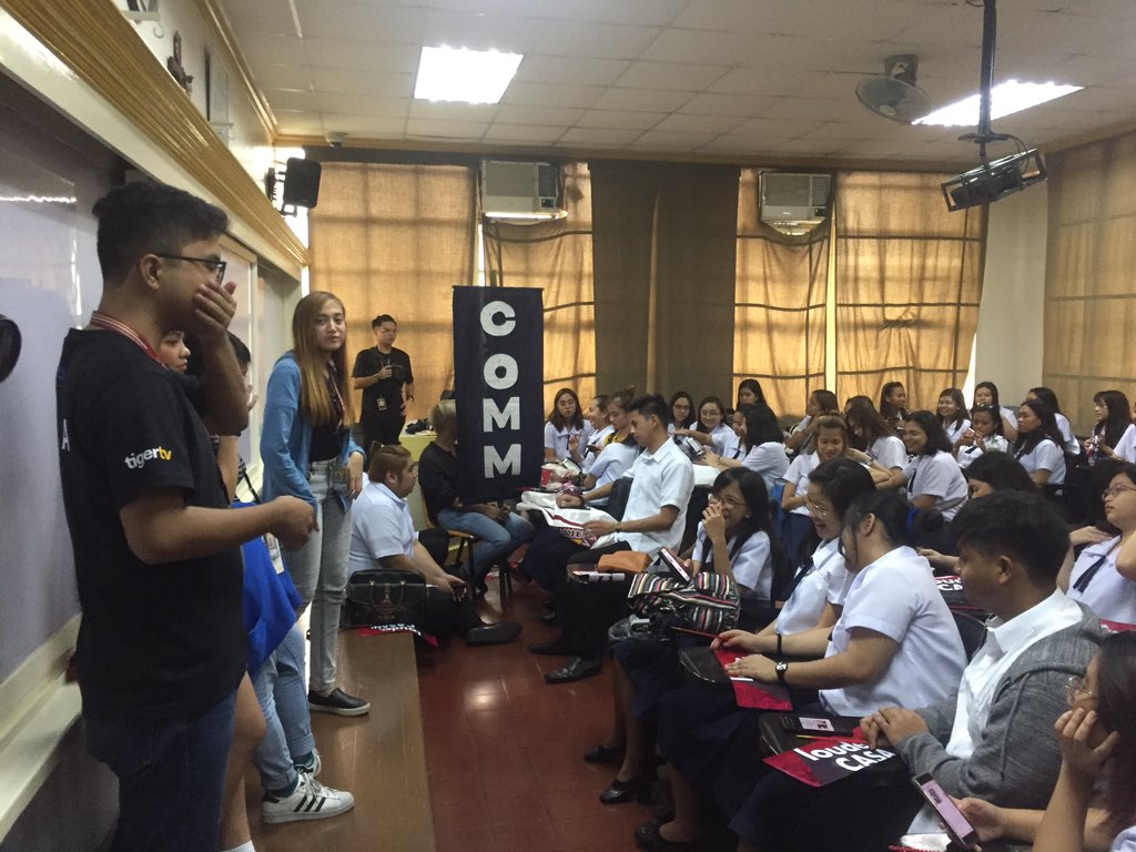 ustcasaofficial's tweet photo. Right now, the CASA Freshies are practicing the societyβs cheers. β€οΈ
#CASAFreshmenRock
#GrowLouderWithCASA https://t.co/OL3Zyam9RM