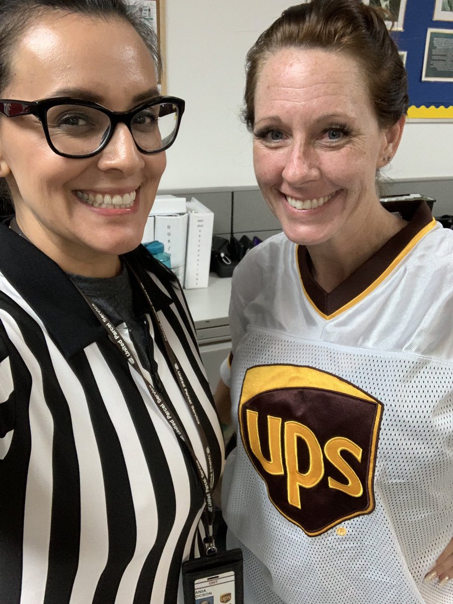 WahcaSafetyTeam's tweet photo. Jen &amp; I are your hydration team members.... bringing you our mobile hydration station to your PD/Belt....don’t get hydration fouled @BlanchardLyle @jpaloupsair @jrindafernshaw @audreyvb3 @UPSers #WahcaNightSort #wellness https://t.co/3LEm0hx8hQ