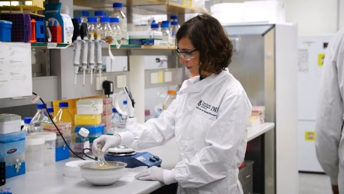 UQ News (@uq_news) on Twitter photo #UQResearchWeek2019 is heading our way soon.
16-20 September; research.uq.edu.au/week.
We'd like to share some of last year's winners to remind us all of the excellent research created at #UQ each and every year.
Here, <a href="/IMBatUQ/">Institute for Molecular Bioscience</a>'s Dr Sonia Henriques.
tinyurl.com/y5qpf5sy #UQResearchWeek2019 is heading our way soon.
16-20 September; research.uq.edu.au/week.
We'd like to share some of last year's winners to remind us all of the excellent research created at #UQ each and every year.
Here, <a href="/IMBatUQ/">Institute for Molecular Bioscience</a>'s Dr Sonia Henriques.
tinyurl.com/y5qpf5sy