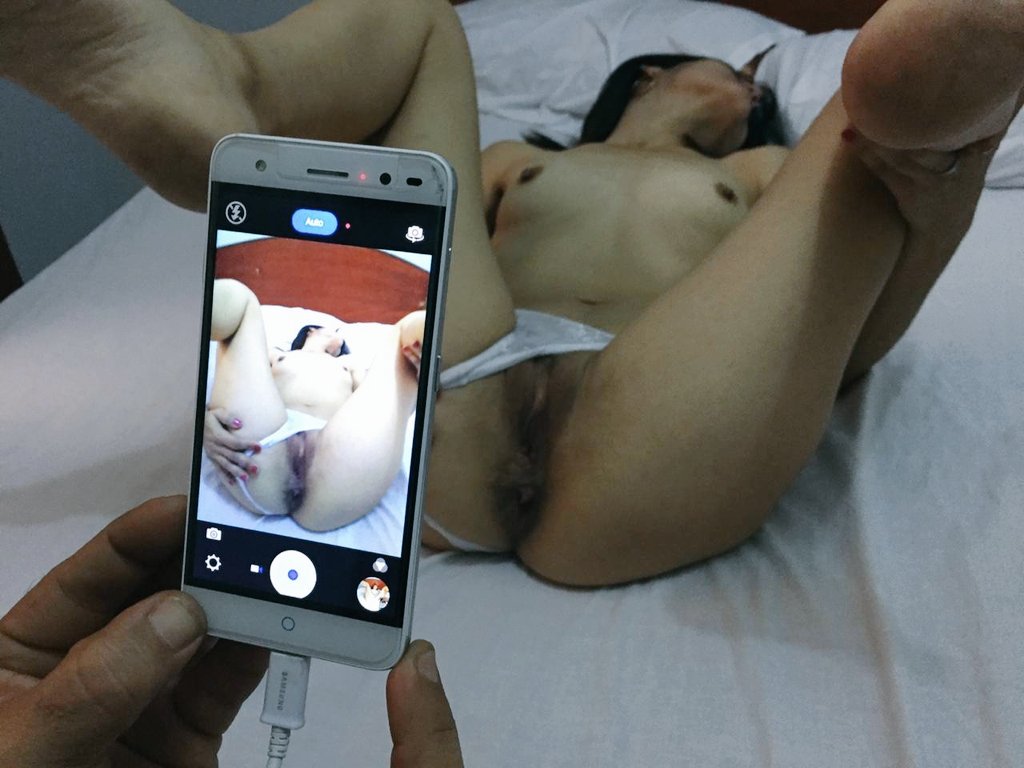 Somos parejas mente abierta, con 4 años de experiencia, y hemos comenzado a dar libertad a nuestra imaginación😍💦👅🔥👄, guiados por nuestros deseos carnales😈😈😈 y nuestra mayor fantasía😍 es cumplir tus fantasias😍 escríbenos!!😘🤗