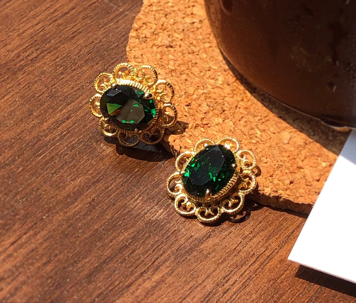 DraJewelry's tweet photo. 어느 각도에서나 아름답게 ✨ 흔치않은 깊은 ���색 #앤틱이어링
.
#Handcrafted by DRA 🌓 Only in #DRA
.
#DRAjewelry #jewelry #jewellery #handmade #handmadejewelry #earrings #jewelryoftheday #DRA주얼리 #드라 #드라주얼리 #주얼리 #귀걸이 #앤틱귀걸이 #볼드귀걸이 #데일리귀걸이 #점심 #일상 https://t.co/tDeky23lxY