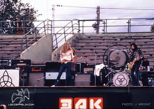 badpostled's tweet photo. Led Zeppelin photographed by J. Wright in Melbourne, AU, 1972 https://t.co/fIyfcv8zpS