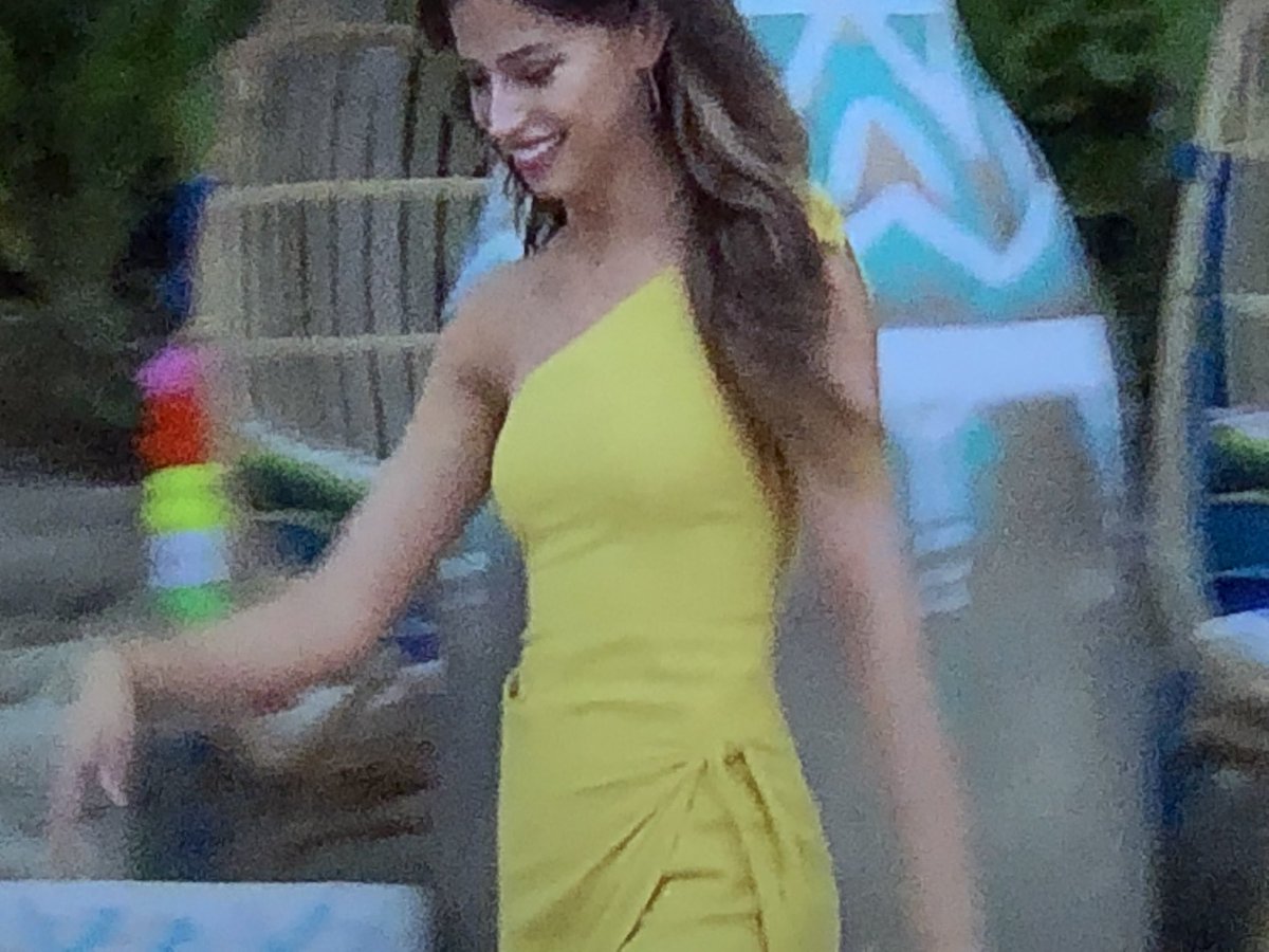 summerzajac's tweet photo. The devil works hard but Chris Harrison works harder #BachelorInParadise https://t.co/8Bth0wpN3w