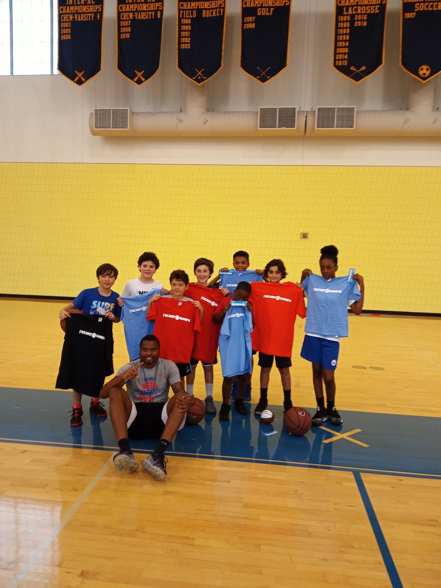 ihearthoops365's tweet photo. Team winners at Nike Summer Camp got the official #ihearthoops #merch Thanks @thecoachkay for the blessing. https://t.co/6TcYXLDWzC