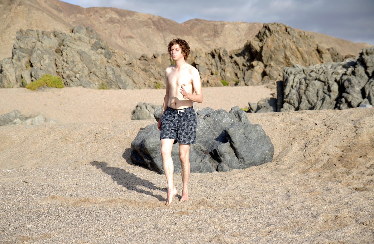 Anytime anyone says “hot girl summer” this picture immediately pops up in my head. Like who allowed me to associate Michael Cera running on the beach with that term