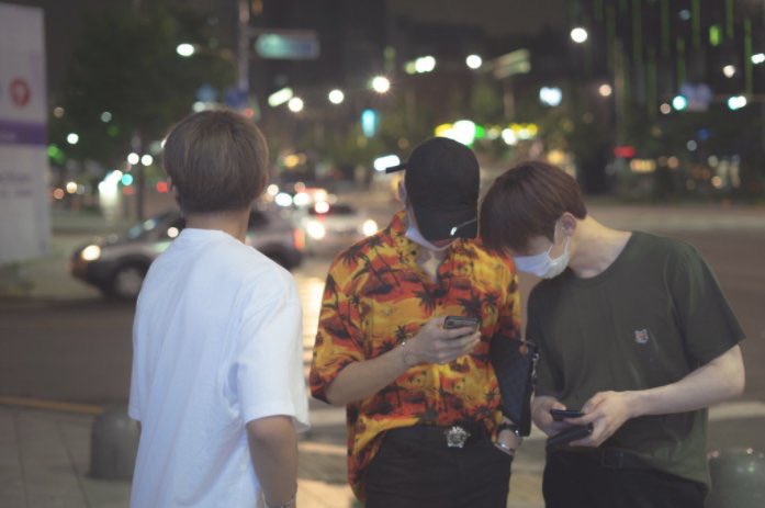 _peachxslate's tweet photo. หนึ่งปีแล้วหรอ เป็นรูปที่ชอบที่สุดของเนียลอง เพราะผลัดกันถ่าย รูปซองอูแดนถ่ายแน่ๆเพราะไปกัน 4 คน แต่ในรูปซองอู อูจินกับมินฮยอนเดินอยู่ข้างหลัง = เหลือแดน คิดถึงนะ ต่อให้ไม่ชิปก็คิดถึงจริงๆ https://t.co/XFNJS8H9as