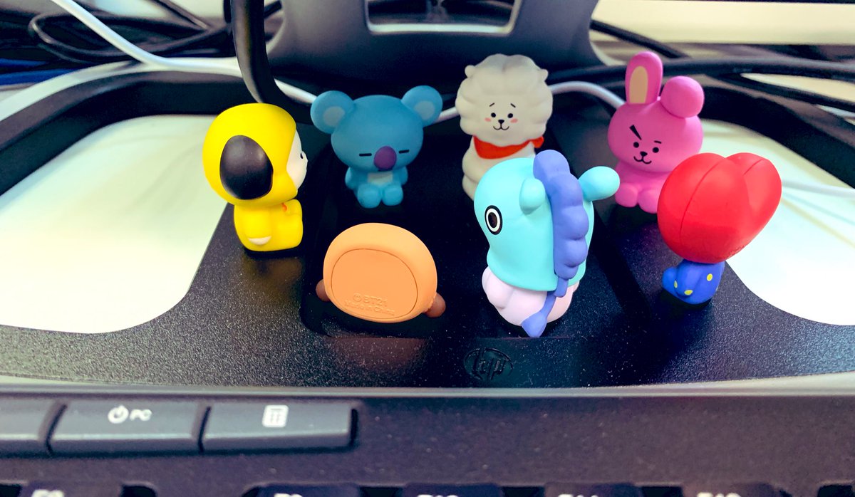 Mlovey0103's tweet photo. Discussing how to keep attacking me with new products~ #WhenWillIStop 😂😂😂 https://t.co/pS2O0uqDyF