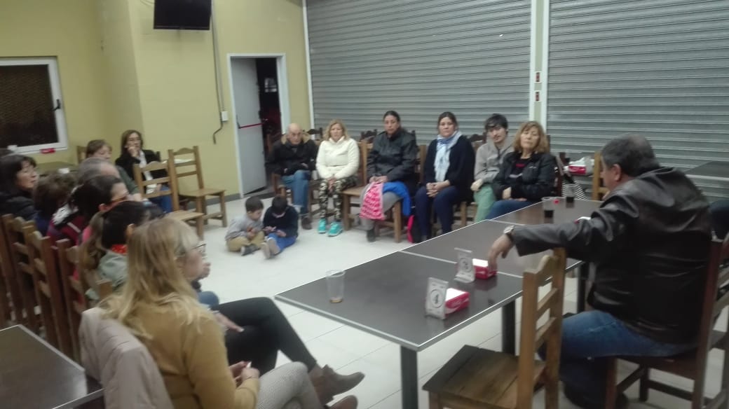 BrownGente's tweet photo. Hoy el candidato con vecinos y obreros del parque industrial https://t.co/TQJkCaLcSg