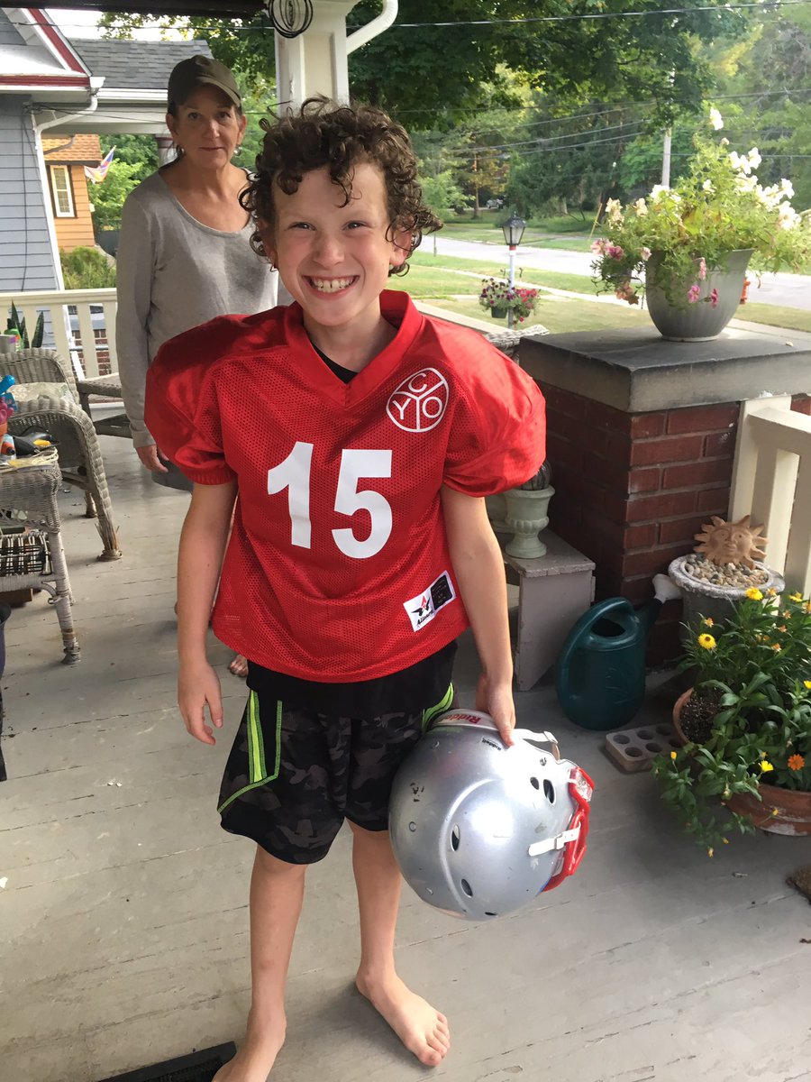 TheShaylaMarie's tweet photo. Dream big 🏈 little dude.... we finally made it to tackle after 9 long years of  waiting  @NFL @ClevelandBrowns 
@Buckeyes @bakermayfield https://t.co/0xlacFOKUt