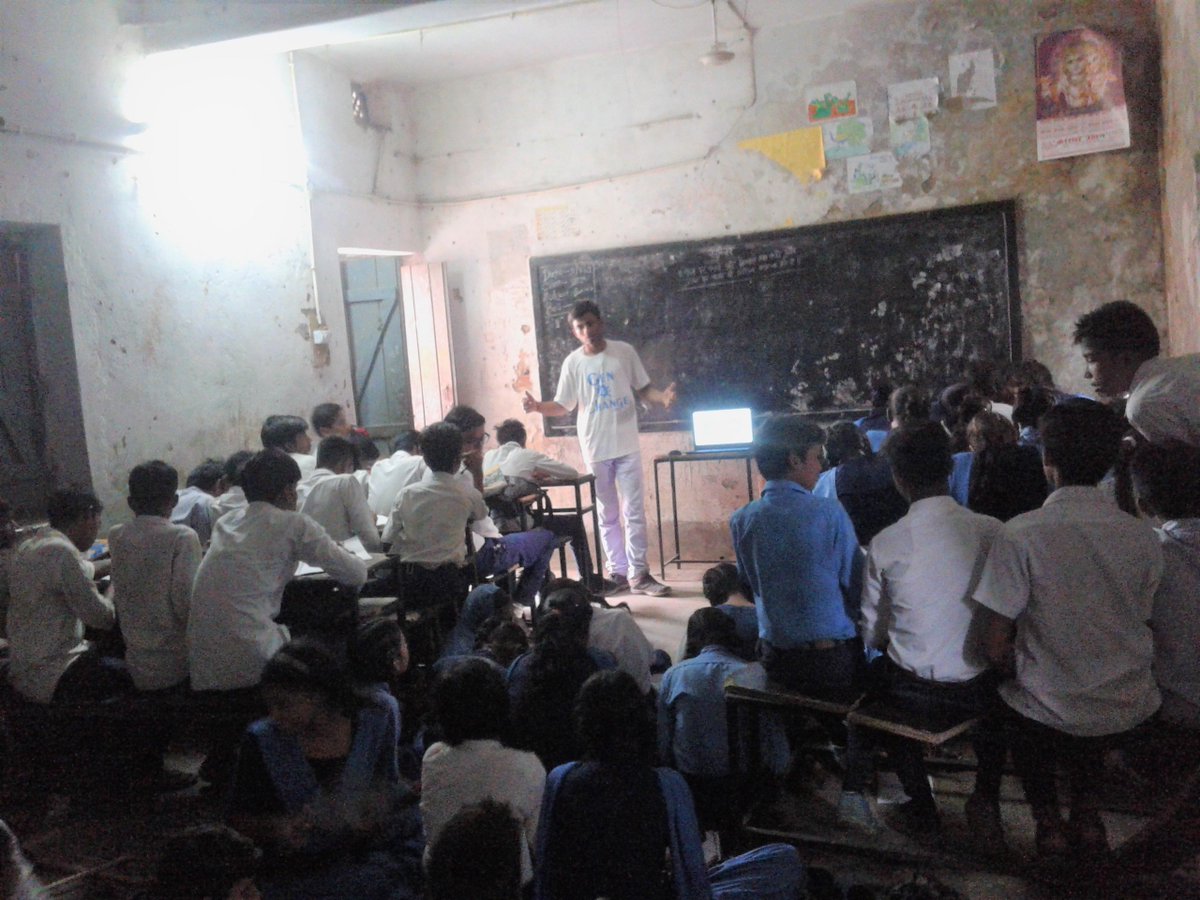 Purushottamksu's tweet photo. Here is the pic from G4C forum conducted at Middle school, Adalatganj. Happy to engage with them and their amazing ideas. This might be a changing day in their lives. #g4cforum #gen4change https://t.co/xG0Uqjp37H