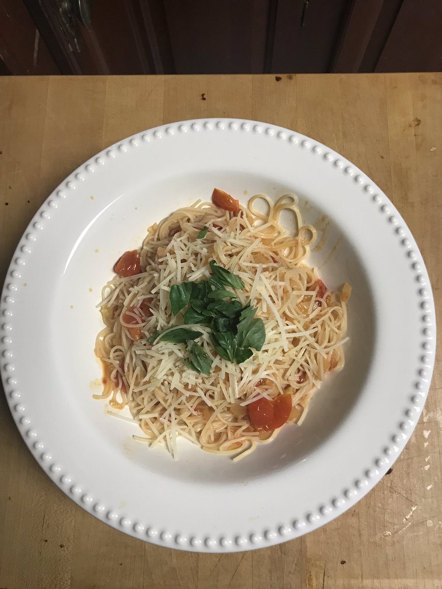 gatsby_lives's tweet image. Not as epic as last week’s effort (not as many fresh tomatoes) — but still a solid contender! #SelfCareCooking