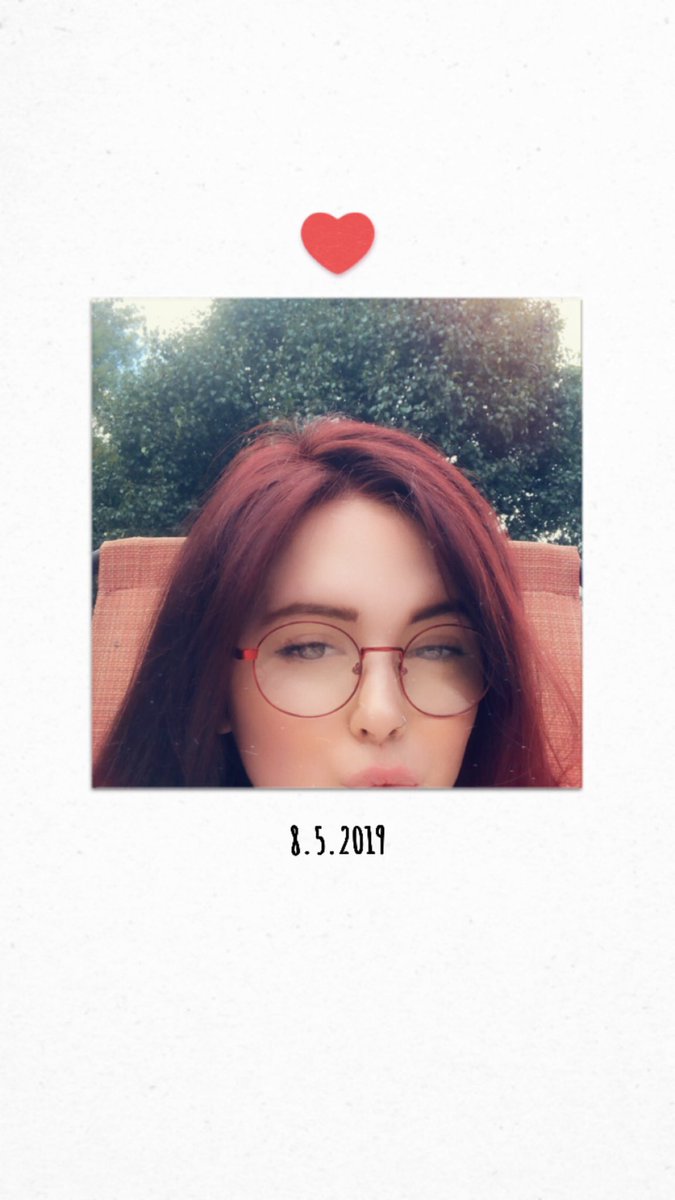 Sesley_blue's tweet image. Red🥀