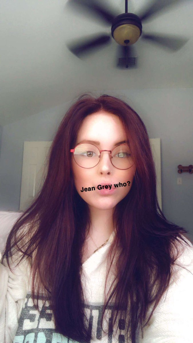 Sesley_blue's tweet image. Red🥀