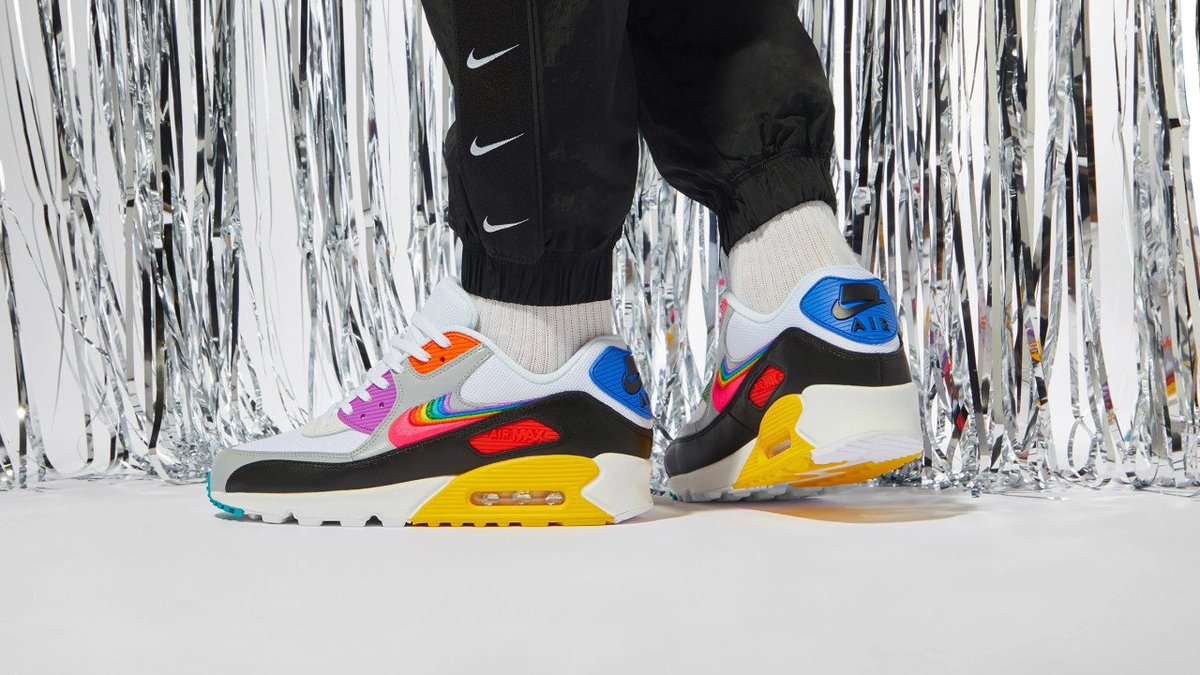 jessibuilds's tweet photo. Ad: #RETOCK

Nike Air Max 90 ‘Be True’ via Soto

-> https://t.co/jwi5fq8GdE https://t.co/ZDqdOrKz63