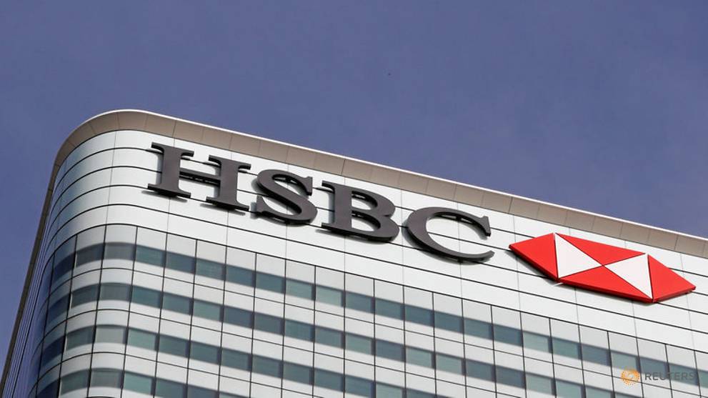 ChannelNewsAsia's tweet photo. HSBC to cut 4,000 jobs, says Singapore 'remains key' to growth https://t.co/hK5gP1Te2J https://t.co/rmZCVOu5Py