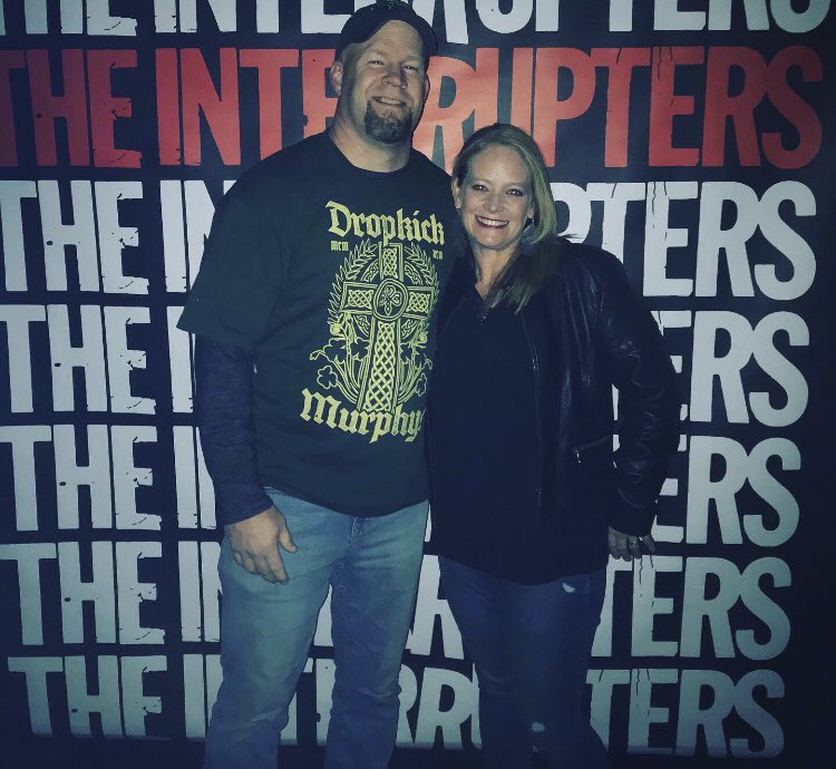 MrsSWheeler's tweet photo. @aimeeinterruptr @Interruptweets This TX teacher would ❤️❤️❤️tickets to see her favorite band.  This would be the perfect way to start my new school year! https://t.co/7xTSEYcbFE