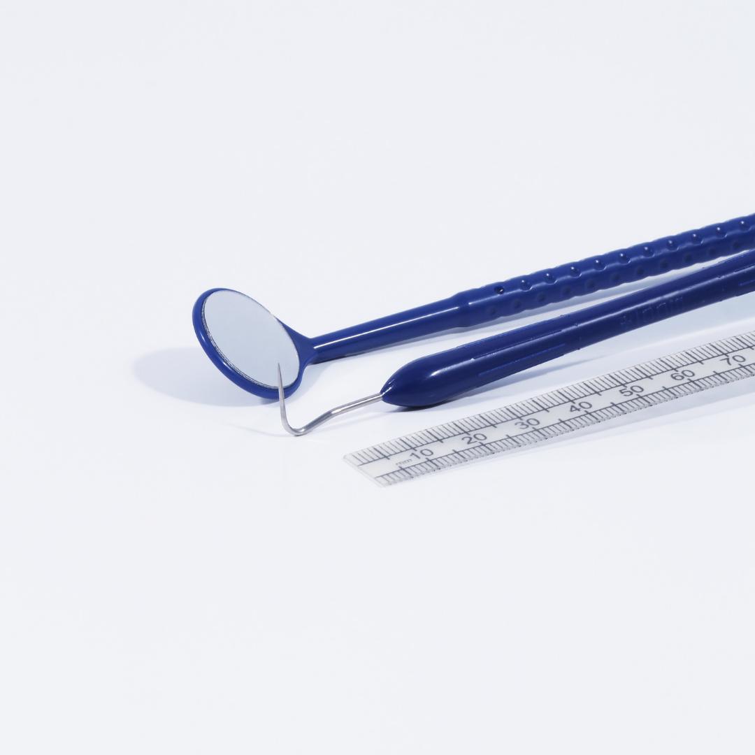 SingleUseDental's tweet photo. Featuring a ruler our D3004 is a three-piece combination which is ideal for #orthodontic consultations.

Browse this and more of our thoughtfully designed kit combinations on our website https://t.co/H5MY2yusNe

#Dentistry
#SingleUse https://t.co/DVDenEmD8k
