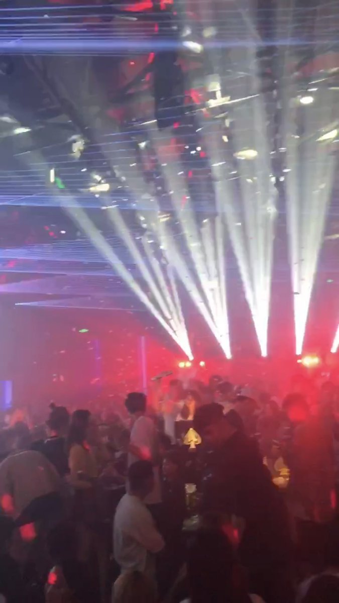 (12)At a lot of clubs in China, fake US money would fall like confetti lmaoo also the clubs there were INSANE, amazing production, lighting, & US music at a LOT of them. It was banger throwbacks all night, better than our club music. One club had a “vomit pool” for sick ppl