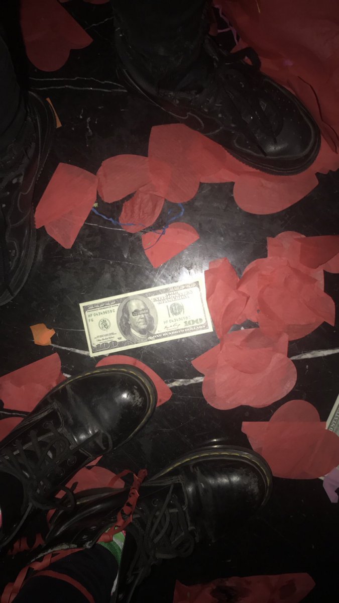 (12)At a lot of clubs in China, fake US money would fall like confetti lmaoo also the clubs there were INSANE, amazing production, lighting, & US music at a LOT of them. It was banger throwbacks all night, better than our club music. One club had a “vomit pool” for sick ppl