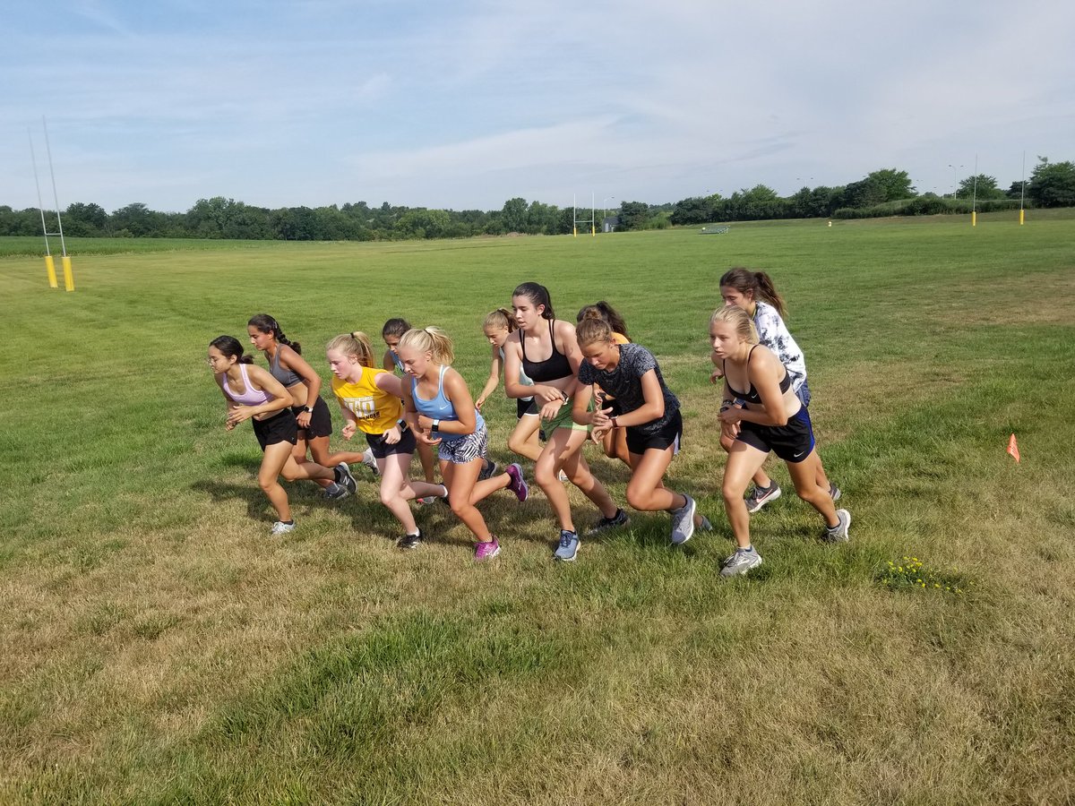 icwgirlstrackxc's tweet photo. No better way to start the week than with a long hill workout!
#PerfectingPractice https://t.co/9fJM2hnVwR