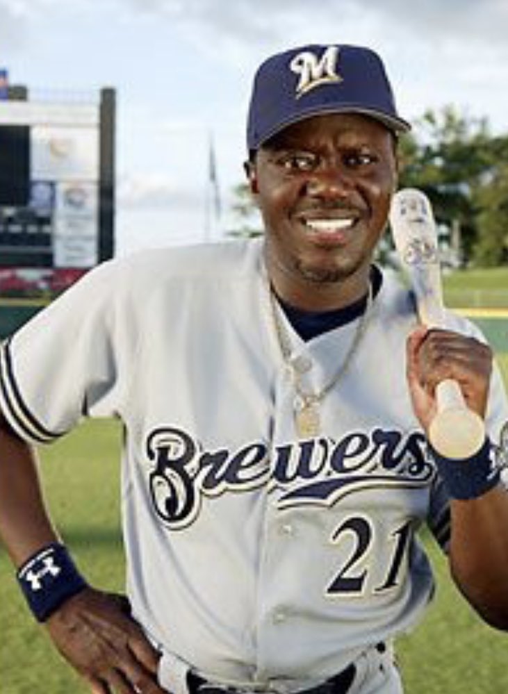 14GHart's tweet photo. Anyone else see the resemblance? Acquino and Mr. 3000? #StanRoss https://t.co/Jqoo87BDQH