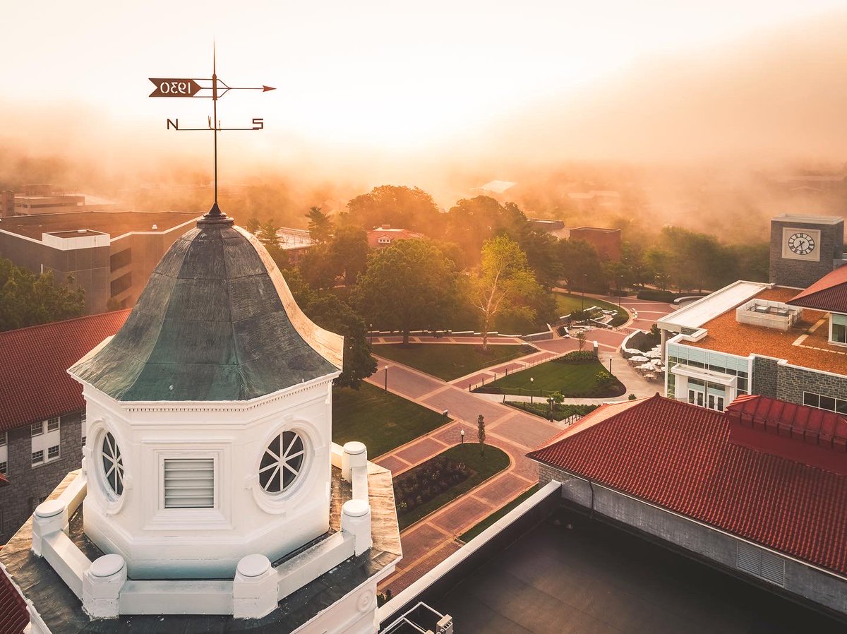 getcreativedog's tweet photo. For all of you #dukes that are headed to school in a few weeks, your campus awaits (and she’s beautiful) - #JMU #goDukes

@VisitVirginia @JMU https://t.co/ma0RVOBiri