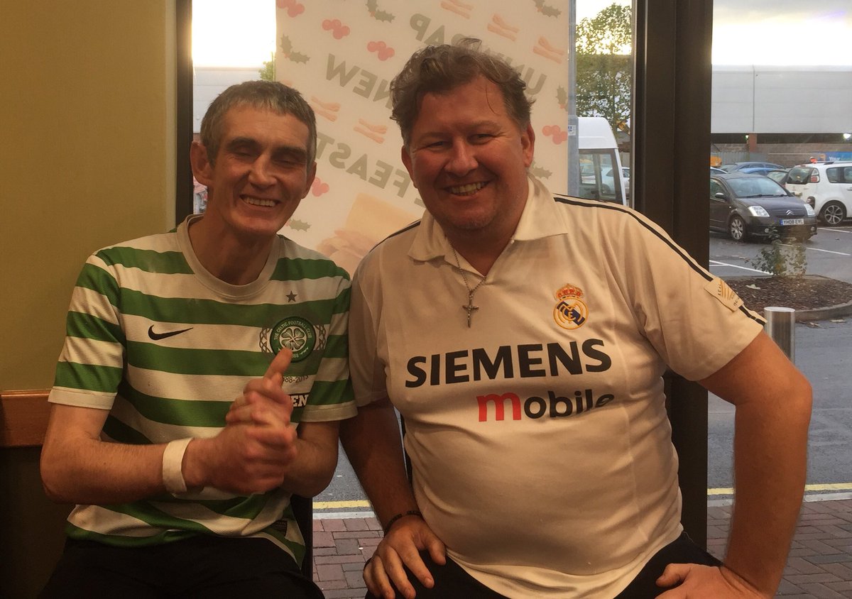 friday_shirt's tweet photo. 3 years ago whilst I was homeless I took a Paisley man out of an alley and into my home having found out he was a @CelticFC fan. As a COVENTRY born IRISH Roman Catholic I couldn’t leave him on the streets. Paisley Robert was the 1st @friday_shirt recipient https://t.co/QGdnuXLTrw