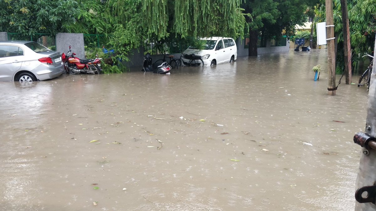 HipperChipper's tweet photo. Year after year and we still don't learn. How can we call ourselves a metropolitan/ millenium city? 

First please get the drains cleared and learn to harvest water
#Gurgaon #Gurugram #MCGGurgaon #MCGGurugram #MCG #gurgaoncity #gurgaontimes #NCR #NationalCapitalRegion #Haryana https://t.co/V7WYRisyBW
