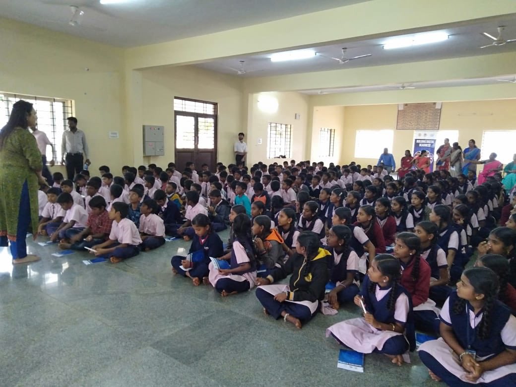 PriyankKharge's tweet photo. Great to see @IntelIndia &amp; @SamajaKalyana initiative of grooming KREIS students in STEM take off. They will have more scientific &amp; tech exposure,be taught ideation,creative &amp; design thinking. This initiative will reach 6000 students &amp; 600 teachers in 1 year. Thank you @rnivruti https://t.co/q7uxpLtXhv