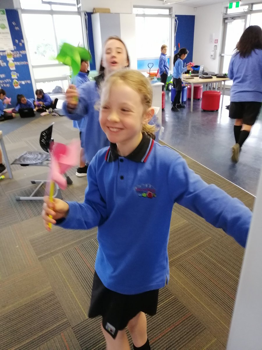 naomi_toland's tweet photo. Amazing investigations #buildingknowledge about renewable energy for our sustainable islands #SFSTakeaction #SFSWonder #savetheplanet @StonefieldsSch @GCadelis @nicole_m_walsh https://t.co/C4rQFCWJxn