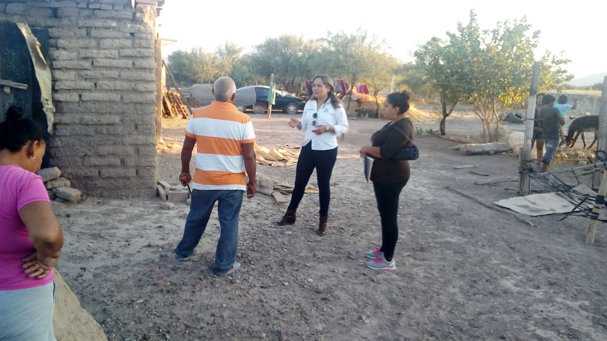 VerdeEcologista's tweet photo. Retomando las actividades de afiliacion hoy la maestra @InungarayGlz  y compañeros del comite municipal visitaron algunos ejidos de Viesca.
#sumate
#FamiliaVerde 😁✌🏻
#FamiliaVerde. @BetoLun95190867 @coahuila_verde https://t.co/3dIO0mFvlX